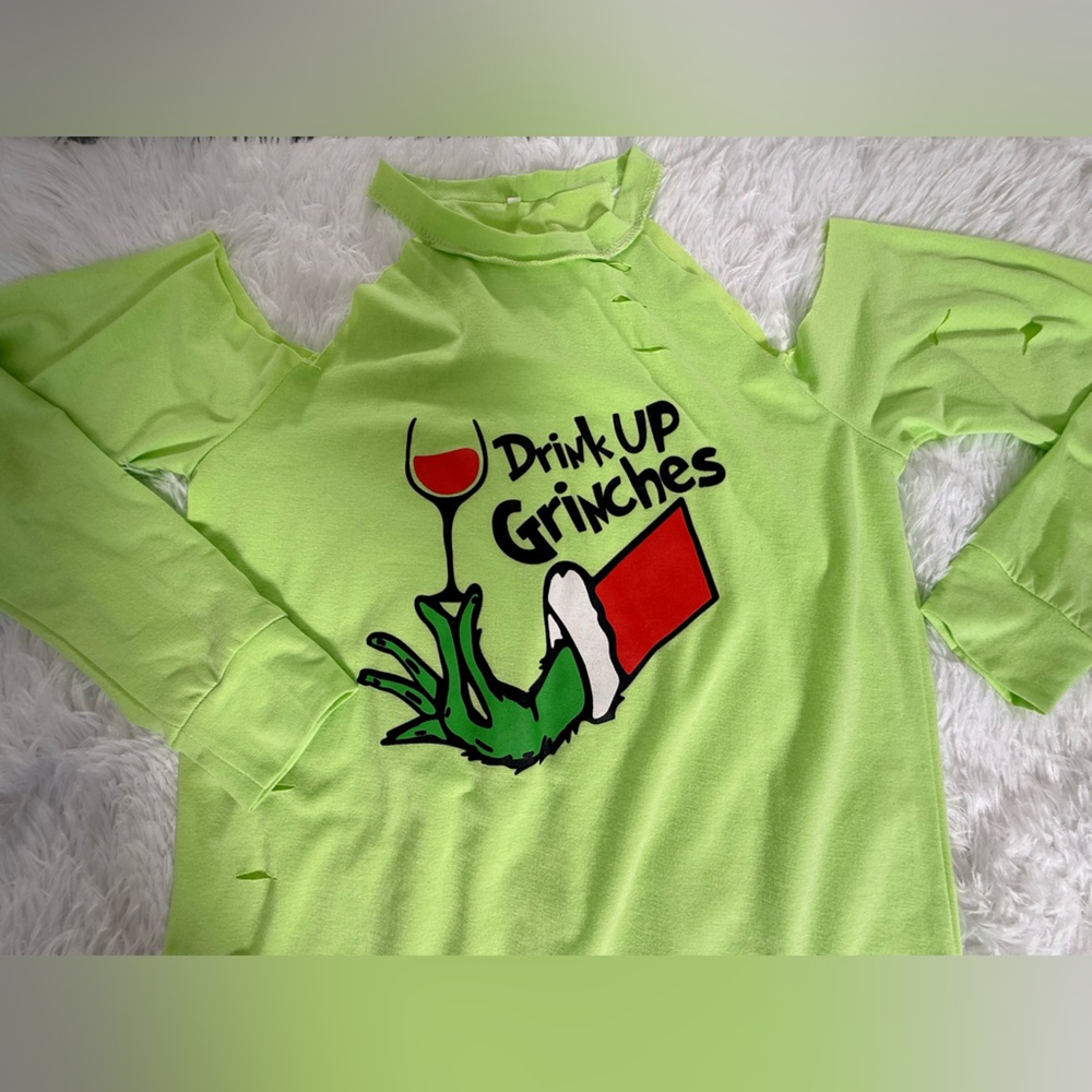 Drink up Grinches - fun holiday top S NWOT Burgundy Quarter - Picture 2 of 9
